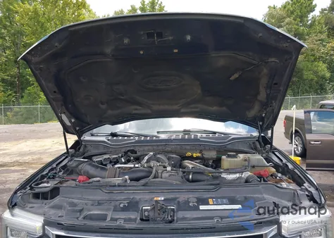 2017 Ford F-250 Platinum z USA, uszkodzony, nr VIN 1FT7W2BT8HEE91559